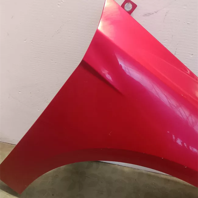 Parafango anteriore destro