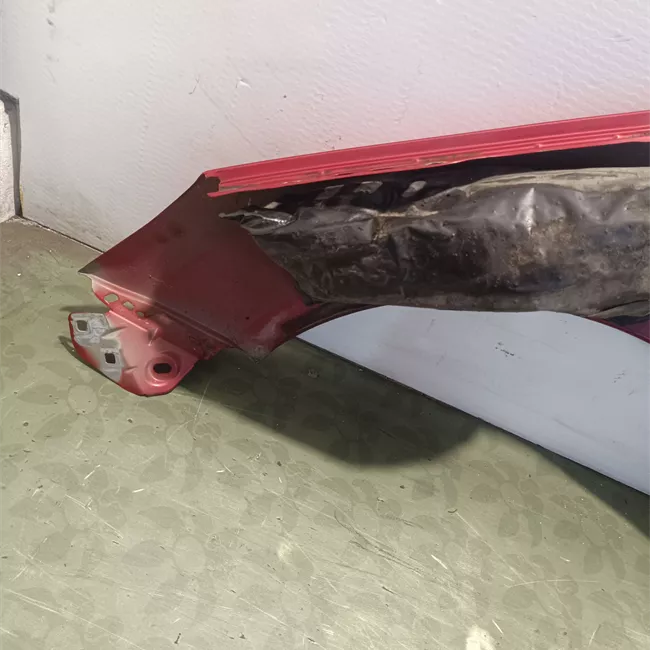 Parafango anteriore destro