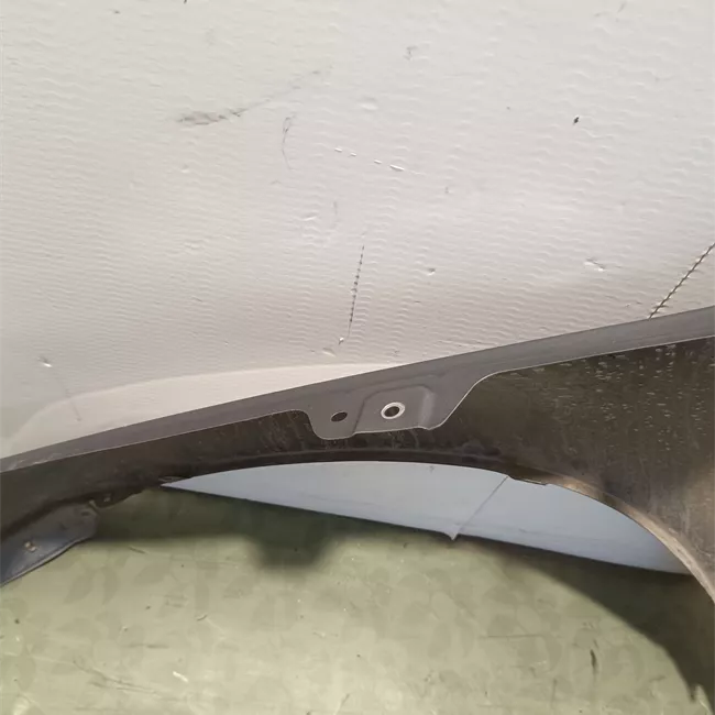 Parafango anteriore destro con fanalino laterale