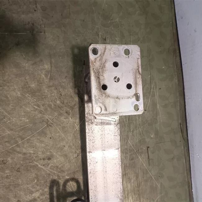Traversa paraurti anteriore