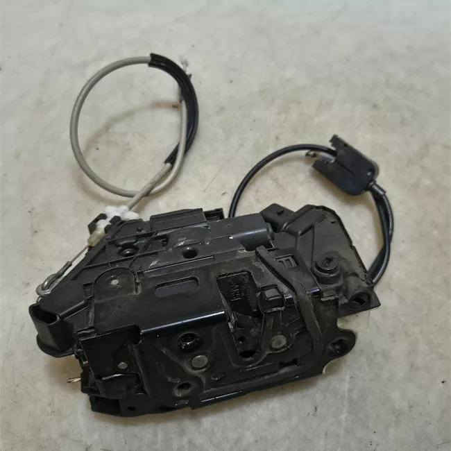 Serratura porta anteriore destra