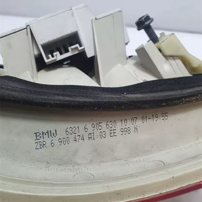 Fanale posteriore parte esterno destro Indicatori Direzione Bianchi