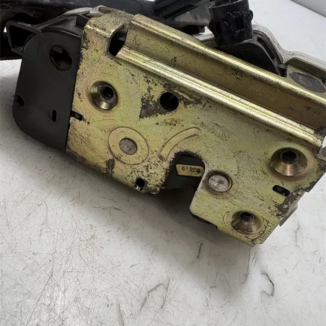 Serratura porta posteriore destra