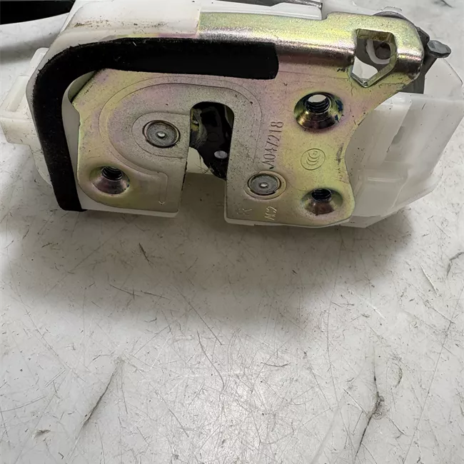 Serratura porta posteriore destra con doppia chiusura