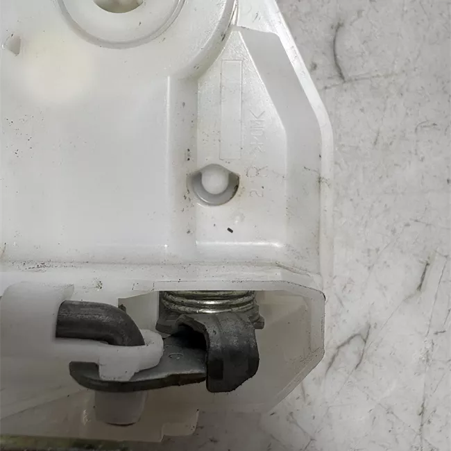 Serratura porta posteriore destra con doppia chiusura