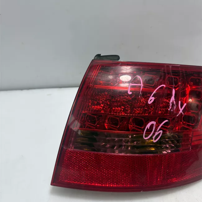 Fanale posteriore parte esterno destro con led