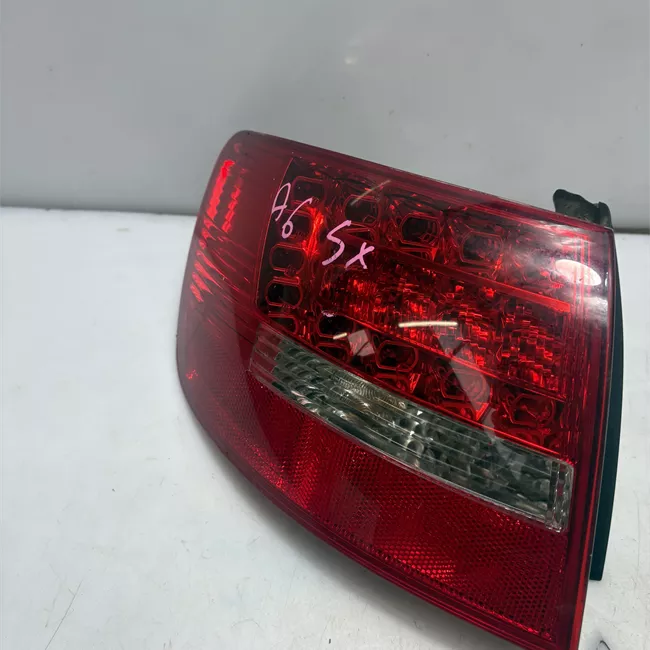 Fanale posteriore parte esterno sinistro con led