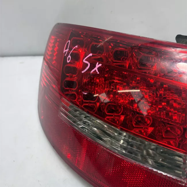 Fanale posteriore parte esterno sinistro con led