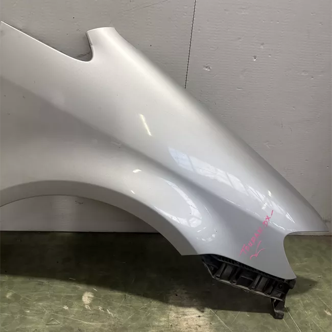 Parafango anteriore destro