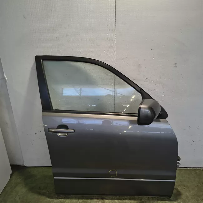 Porta anteriore destra