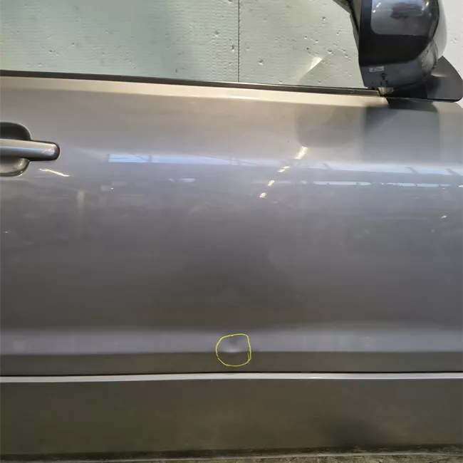 Porta anteriore destra