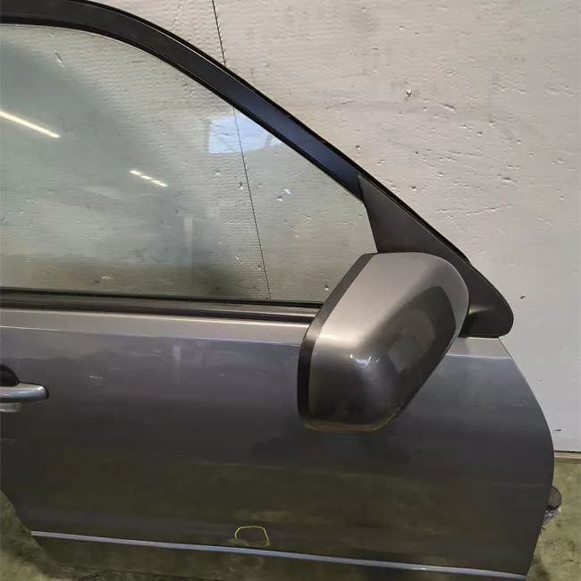 Porta anteriore destra