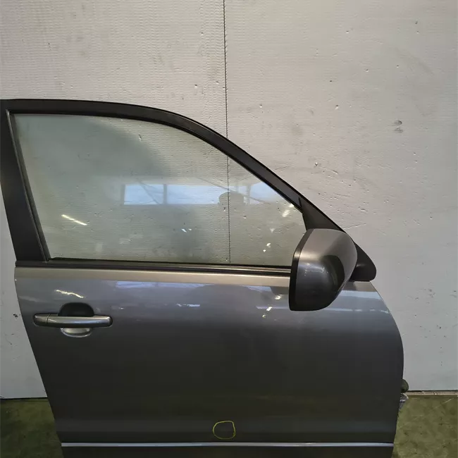 Porta anteriore destra