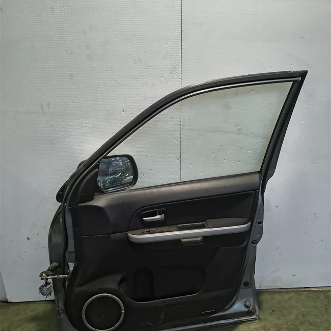 Porta anteriore destra