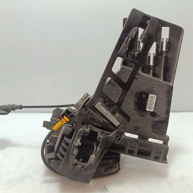 Serratura porta posteriore destra con sistema di chiusura centrale