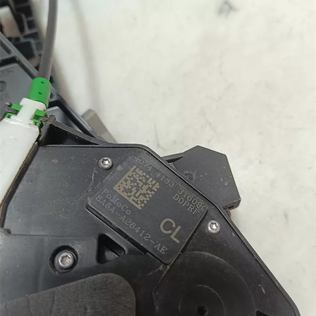 Serratura porta posteriore destra con sistema di chiusura centrale