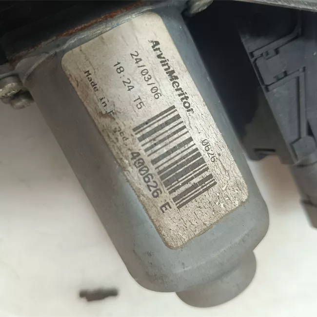 Alzacristallo elettrico porta anteriore con motorino sinistro