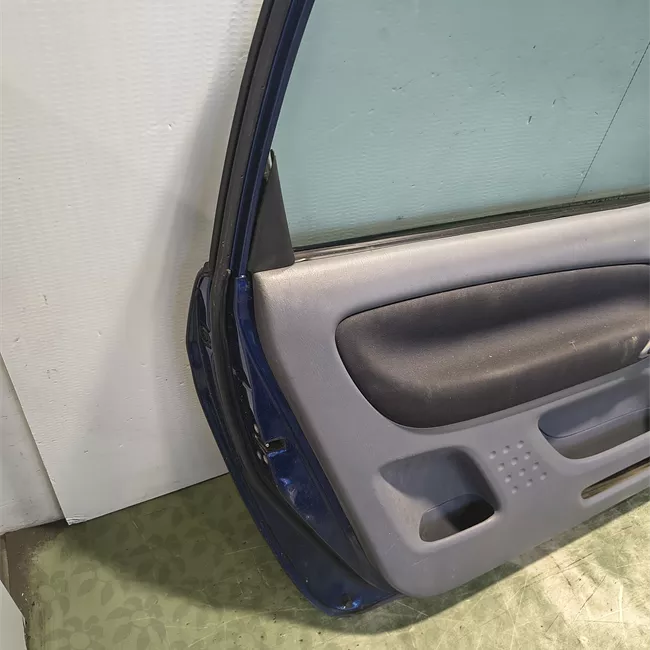 Porta anteriore sinistra