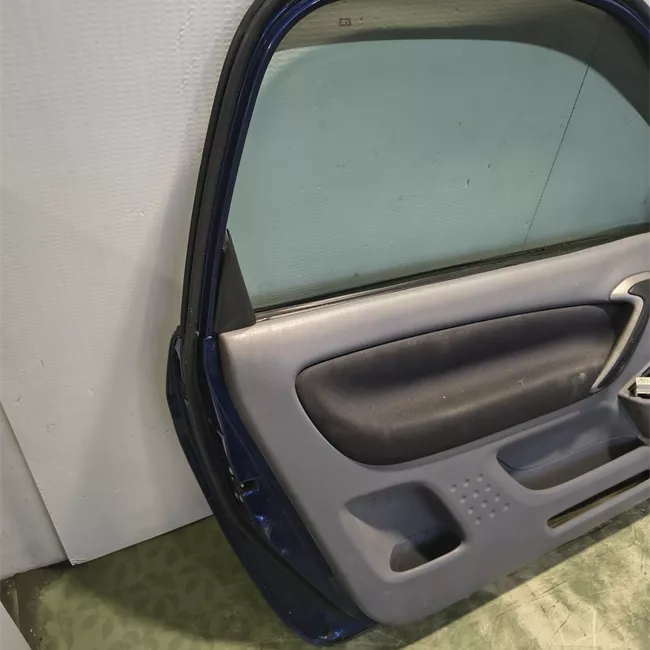 Porta anteriore sinistra