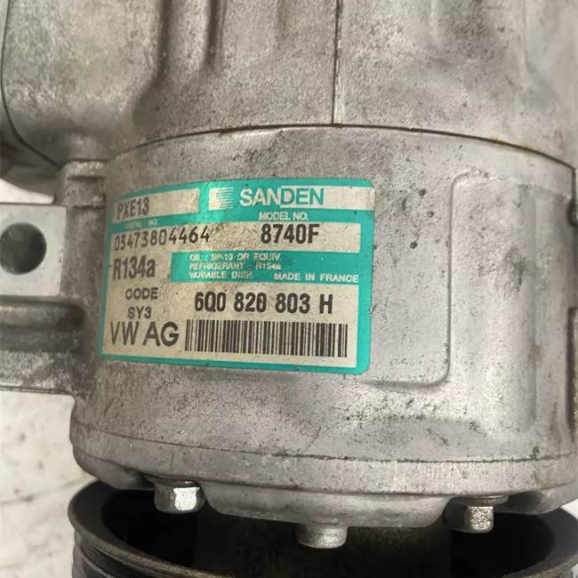 Compressore aria condizionata rotazionale