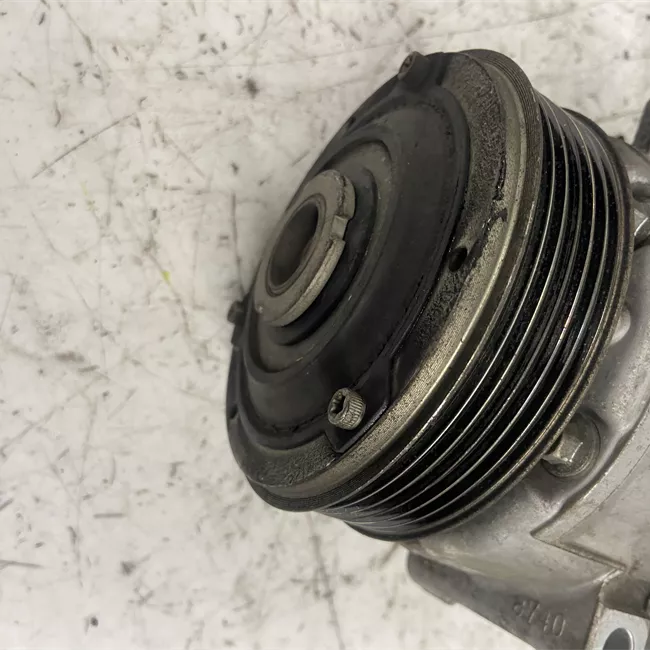 Compressore aria condizionata rotazionale
