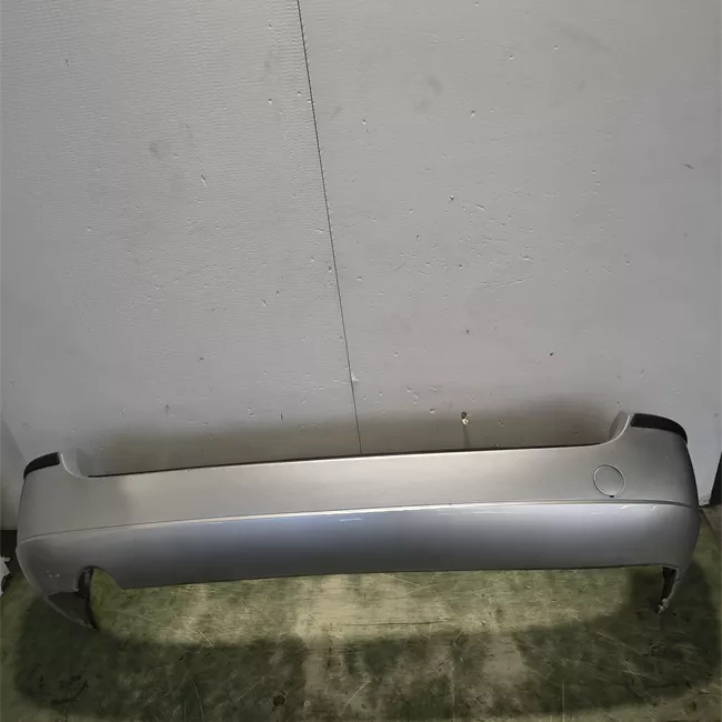 Paraurti posteriore con primer