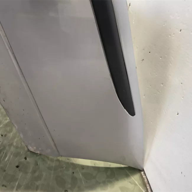 Paraurti posteriore con primer