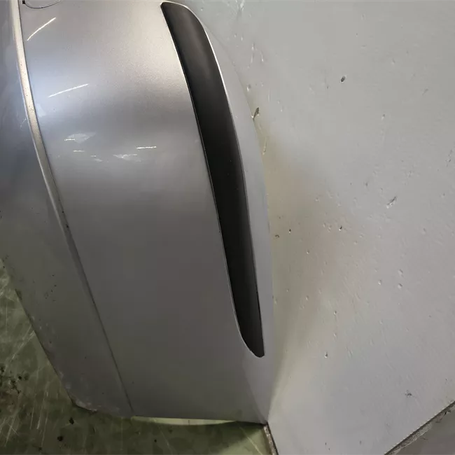 Paraurti posteriore con primer