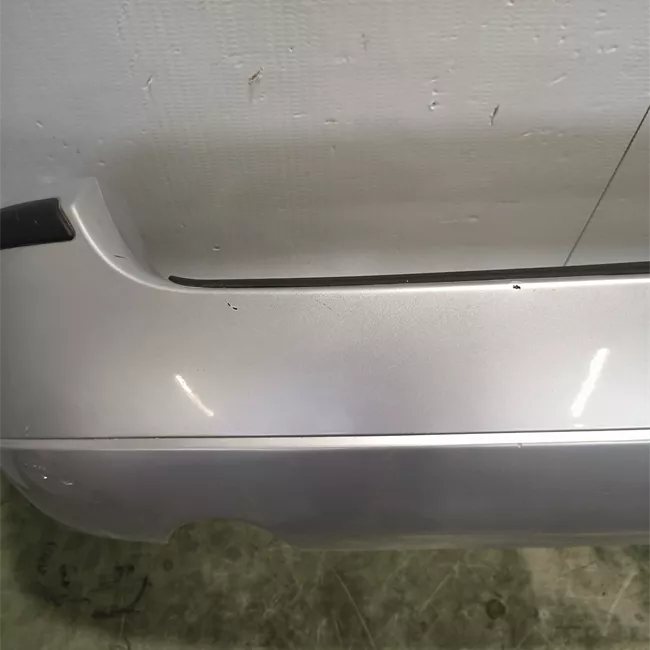 Paraurti posteriore con primer