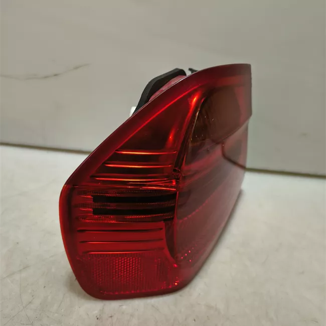 Fanale posteriore parte esterno sinistro