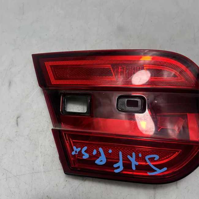 Fanale posteriore parte interno sinistro