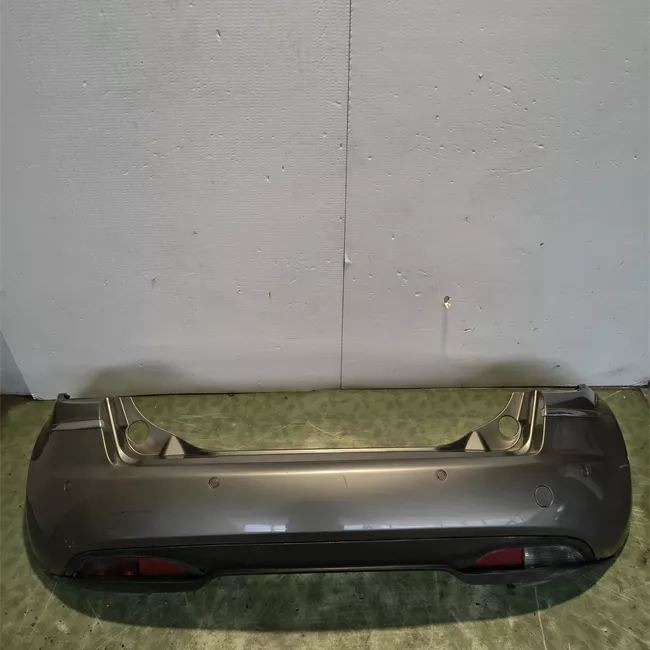 Paraurti posteriore con sensori parcheggio