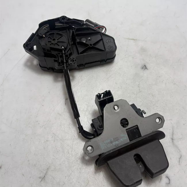 Serratura cofano posteriore