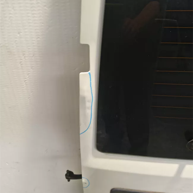 Porta carico posteriore a battente sinistra Vetrata