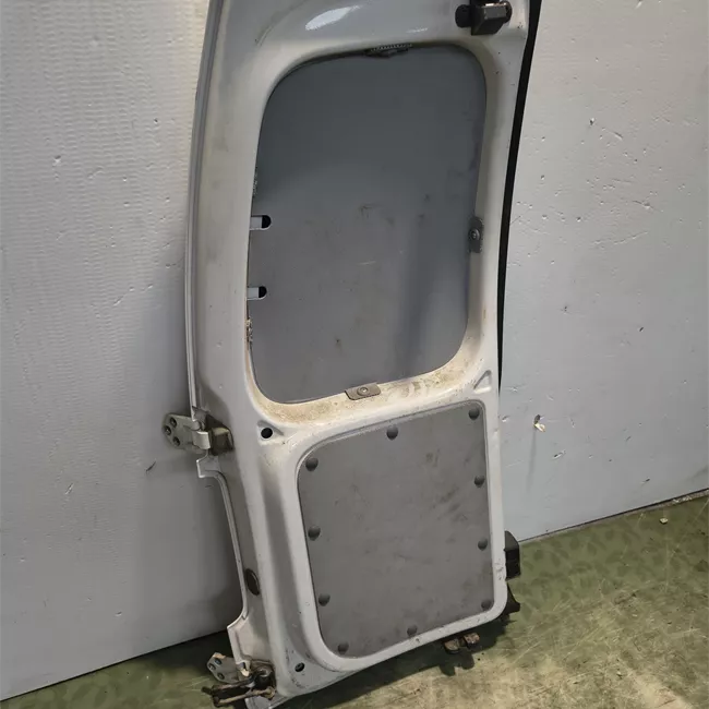 Porta carico posteriore a battente destra