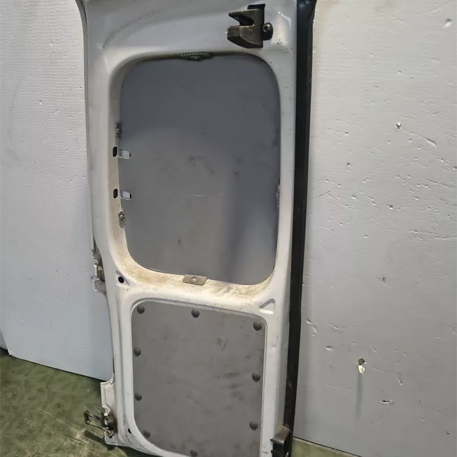 Porta carico posteriore a battente destra