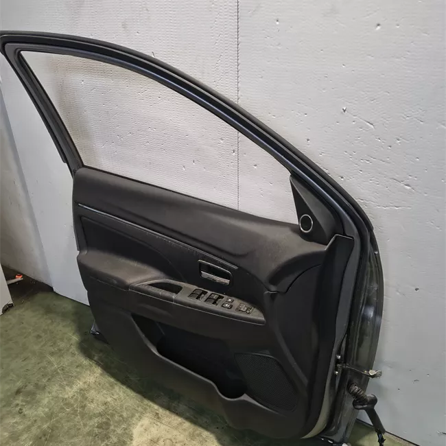 Porta anteriore sinistra