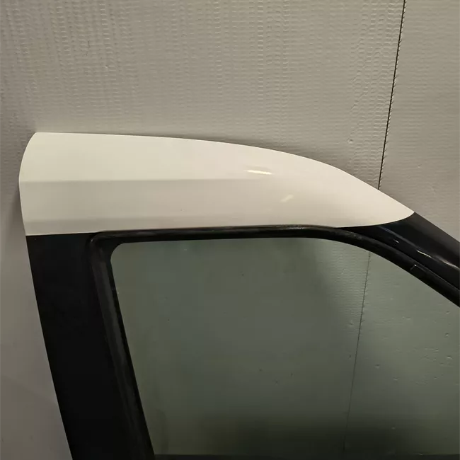 Porta anteriore destra