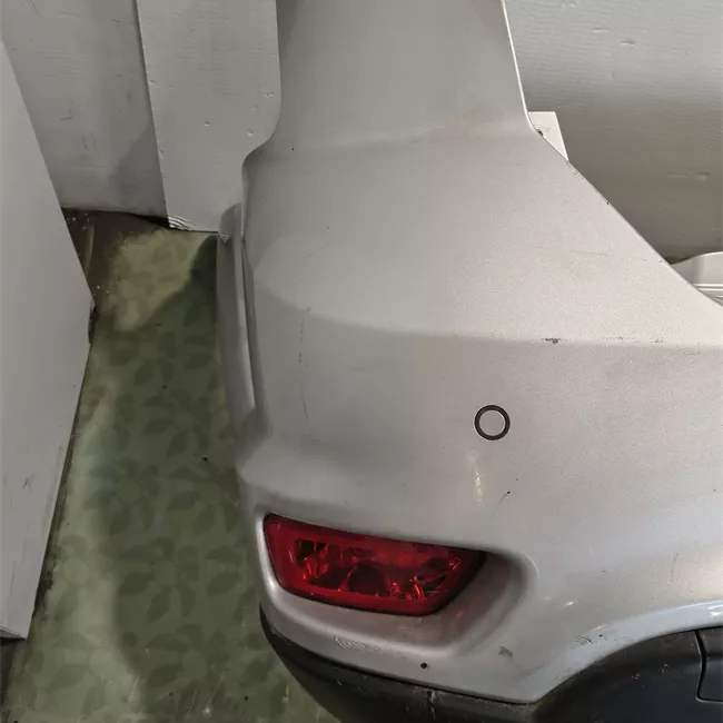 Paraurti posteriore con sensore parcheggio