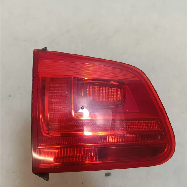 Fanale posteriore parte interno destro con fanale retronebbia