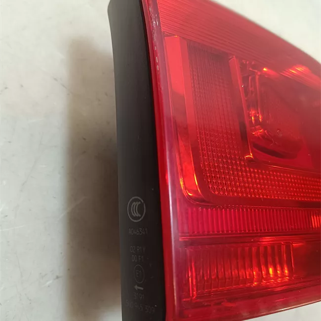 Fanale posteriore parte interno destro con fanale retronebbia