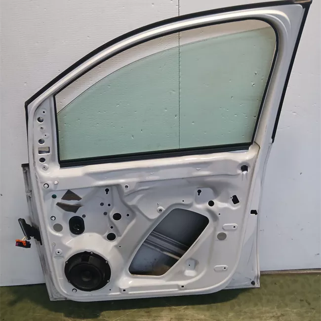 Porta anteriore destra