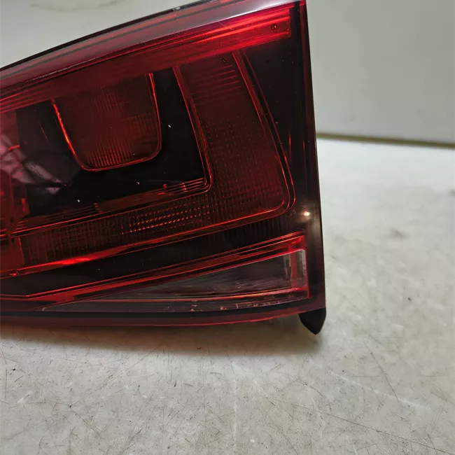 Fanale posteriore parte interno destro Oscurato