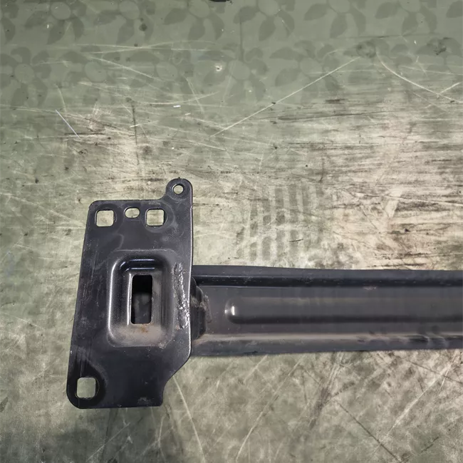 Traversa paraurti anteriore
