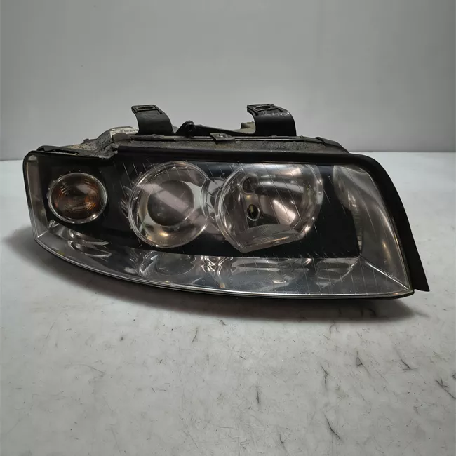 Proiettore destro Xenon