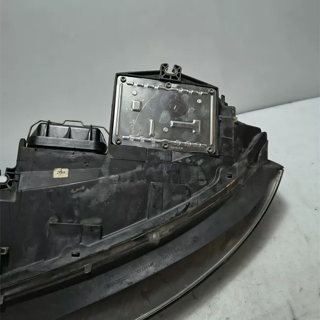 Proiettore destro Xenon