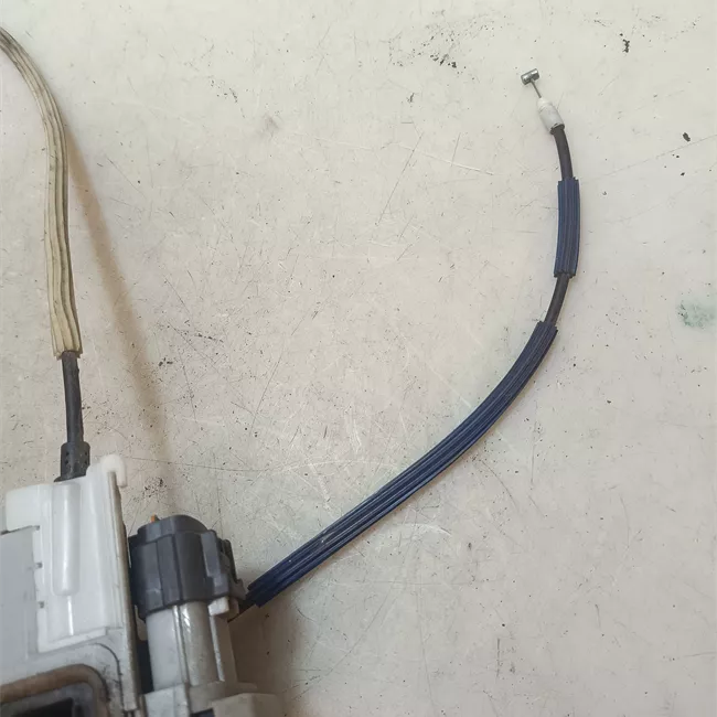 Serratura porta anteriore destra