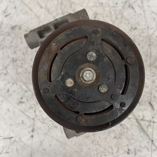 Compressore aria condizionata rotazionale