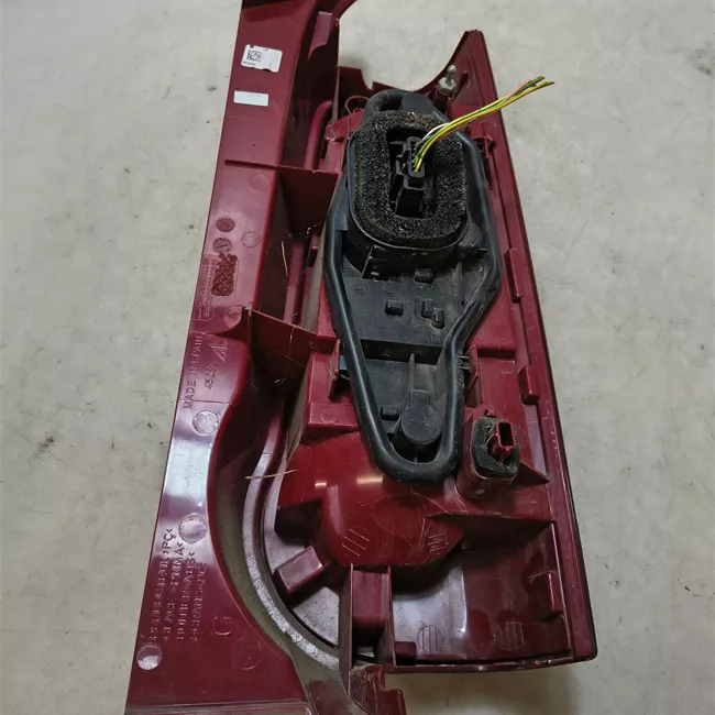 Fanale posteriore sinistro 2 porte sollev