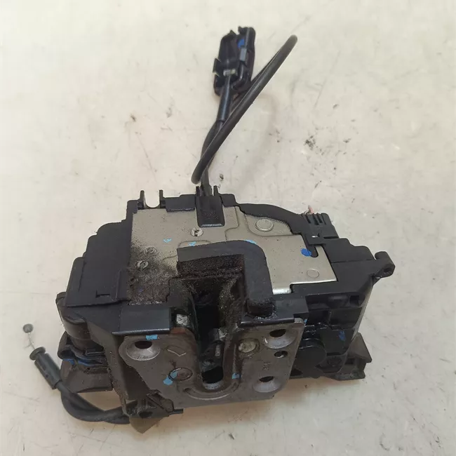 Serratura porta anteriore sinistra con bloccaggio elettromagnetico